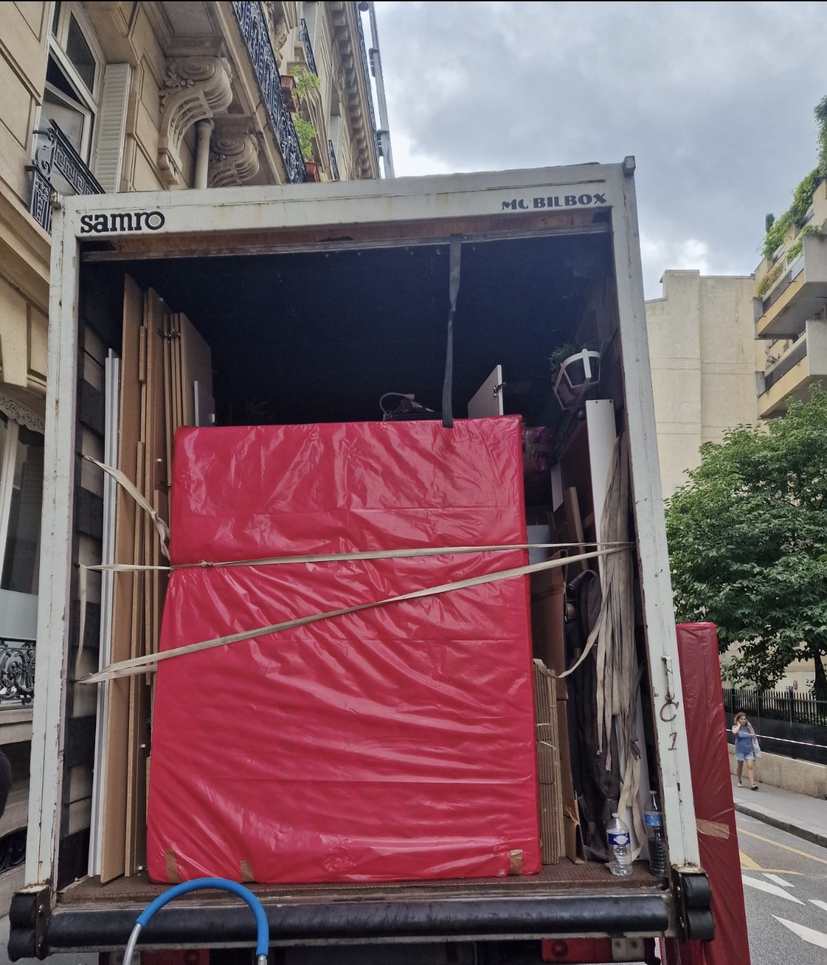 Location de camion avec chauffeur — Spartan Company