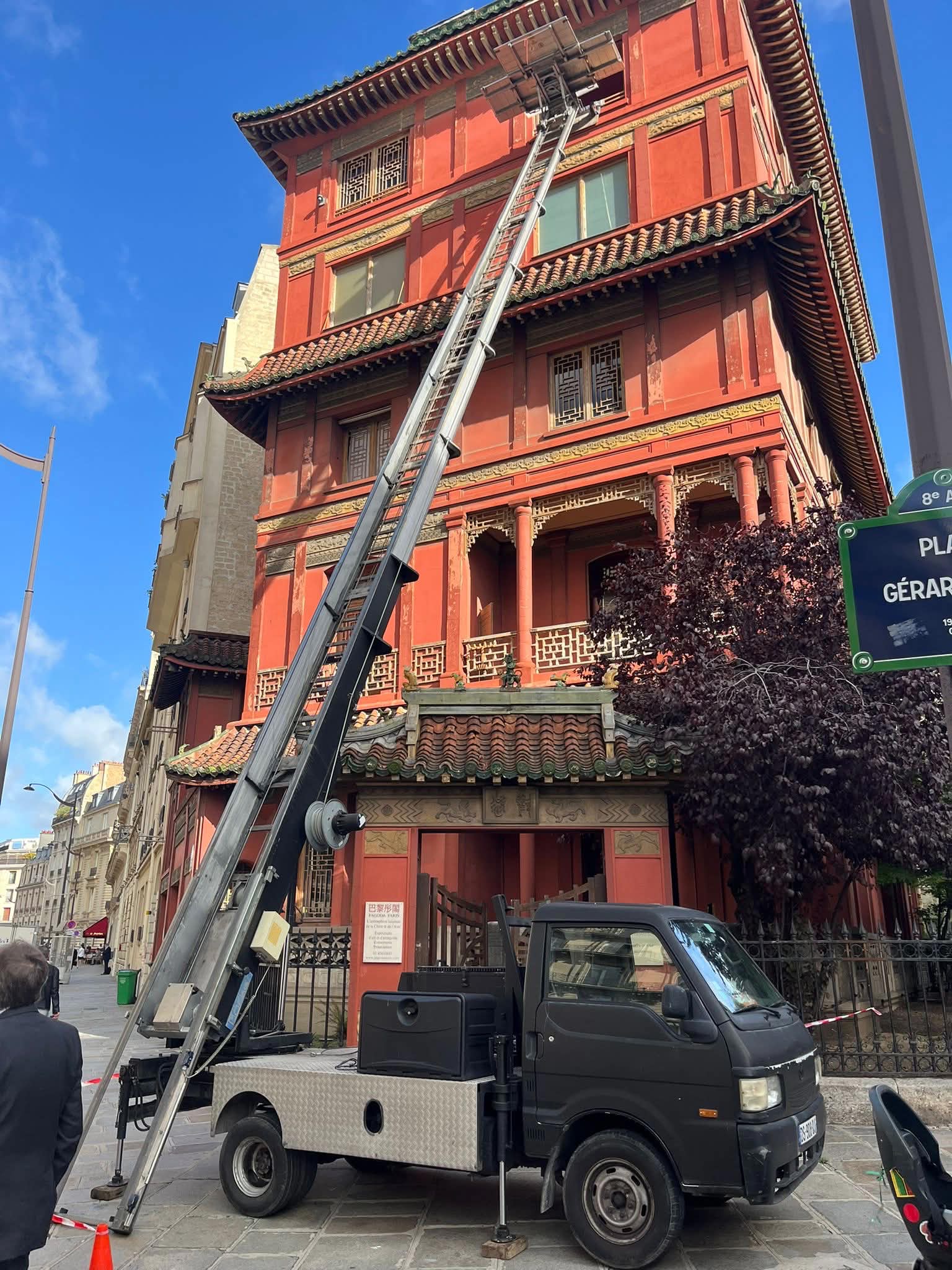 Monte-meuble Spartan Company en action